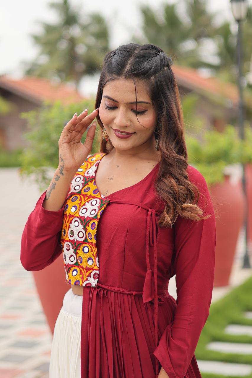 Gamthi Work Navratri/Garba Outfit Set for Women | Sareely